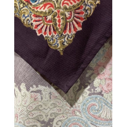 mantón estampado rosas granate