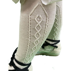 media corta blanca lisa ochos