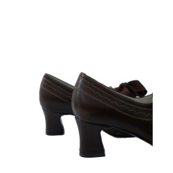 zapato pespunteado caoba