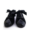 zapatos ante y piel pespunteados