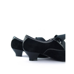 zapatos ante y piel pespunteados