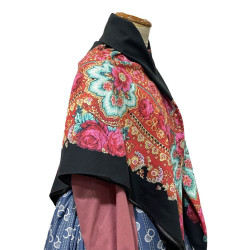 MANTÓN ESTAMPADO FLORES NEGRO