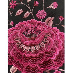 MANTÓN DE MANILA NEGRO FLOR FUCSIA