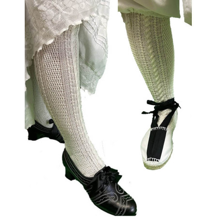 media corta blanca calada