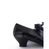 zapato pespuntes  negro tacón bajo