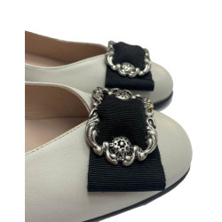 ZAPATO CON HEBILLA CLAROS
