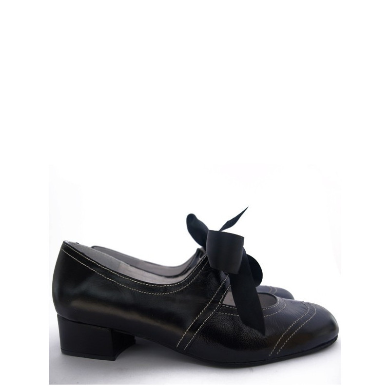 zapato abierto pespuntes tacón bajo