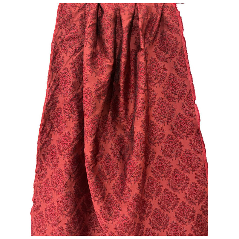 TELA LABRADA GRANATE ROJA