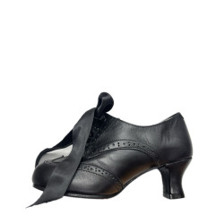 ZAPATO NEGRO TROQUELADO ALTO