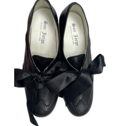 ZAPATO NEGRO TROQUELADO ALTO