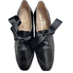 ZAPATO NEGRO TROQUELADO BAJO