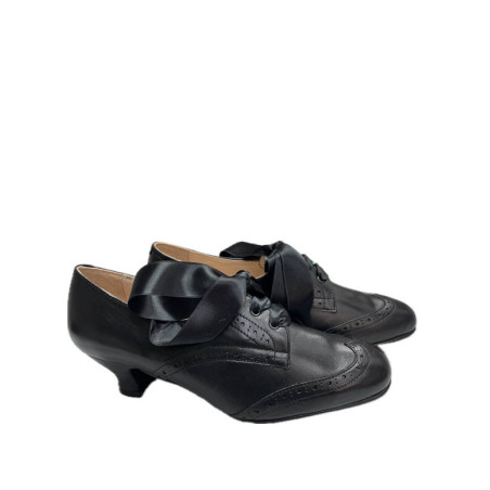 ZAPATO NEGRO TROQUELADO BAJO