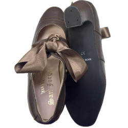 zapato abotinado piel caoba