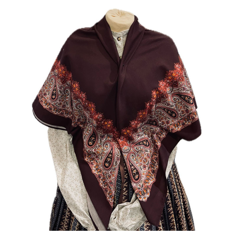 MANTÓN ESTAMPADO TRACERIA LISO GRANATE