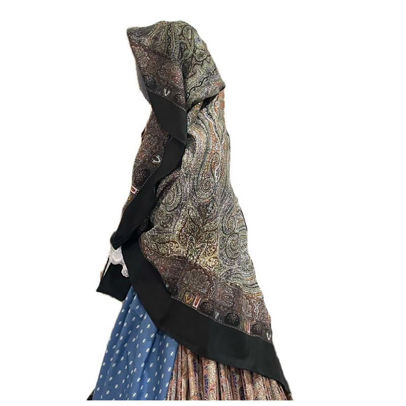 MANTÓN 8 PUNTAS ESTAMPADO NEGRO